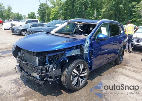 2022 Nissan Rogue Platinum Intelligent Awd z USA, uszkodzony, nr VIN JN8BT3DD1NW272452